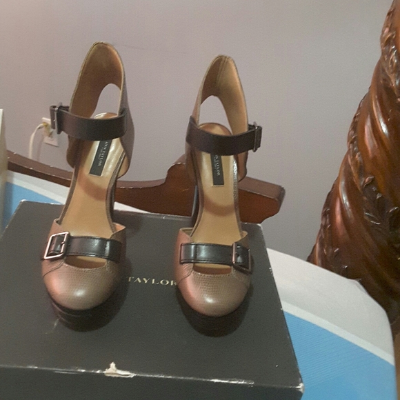 Ann Taylor Leathers Upper Leather Sole - Picture 2 of 2
